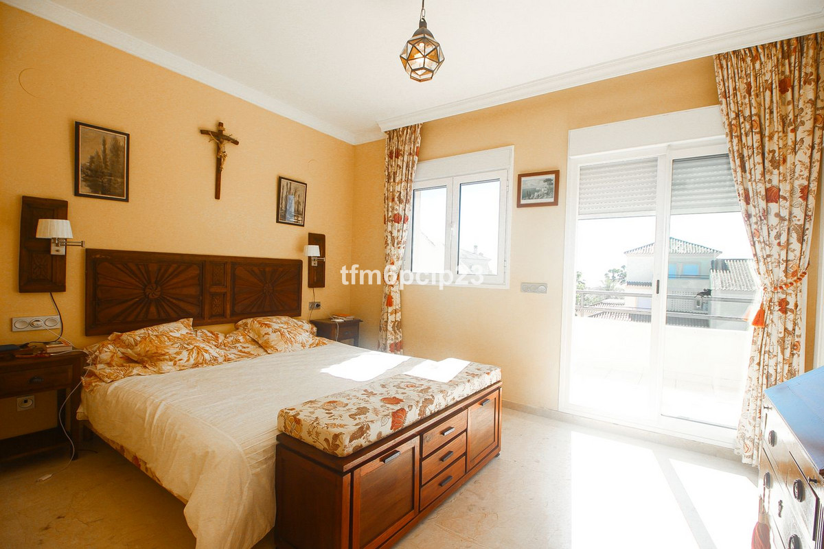Se vende Ático Dúplex de 4 dormitorios en Costa Del Sol, Cadiz, España