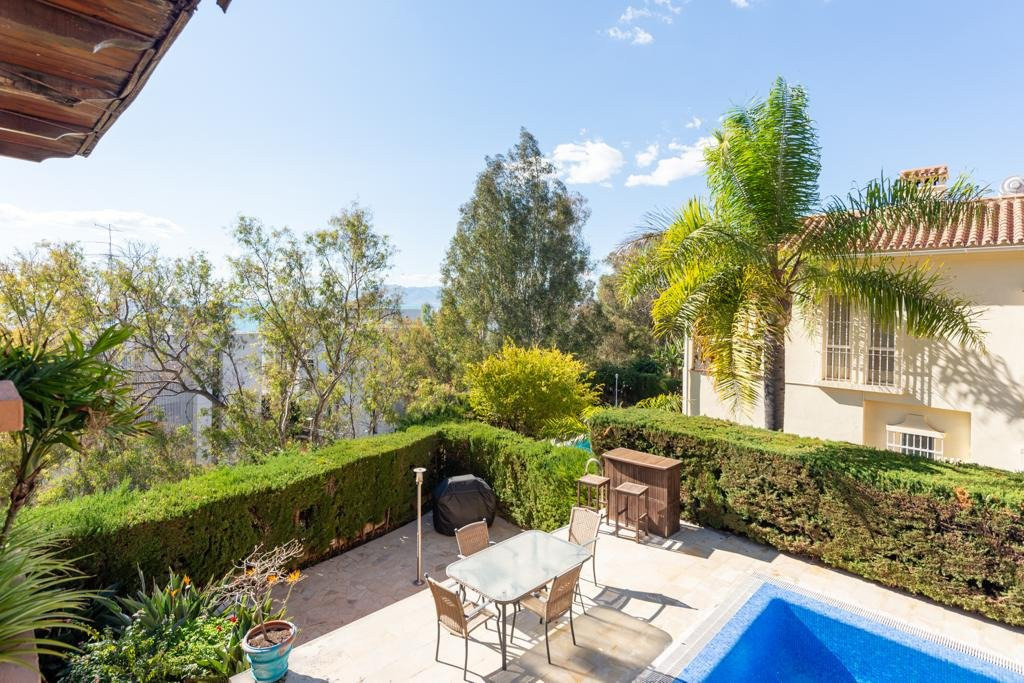 Se vende Villa - Chalet de 4 dormitorios en Málaga Ciudad, Málaga, España