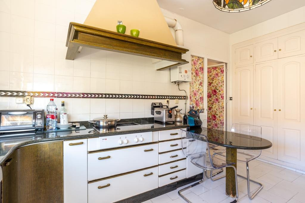 Se vende Villa - Chalet de 4 dormitorios en Málaga Ciudad, Málaga, España