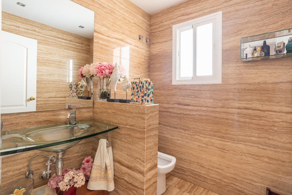 Se vende Villa - Chalet de 4 dormitorios en Málaga Ciudad, Málaga, España