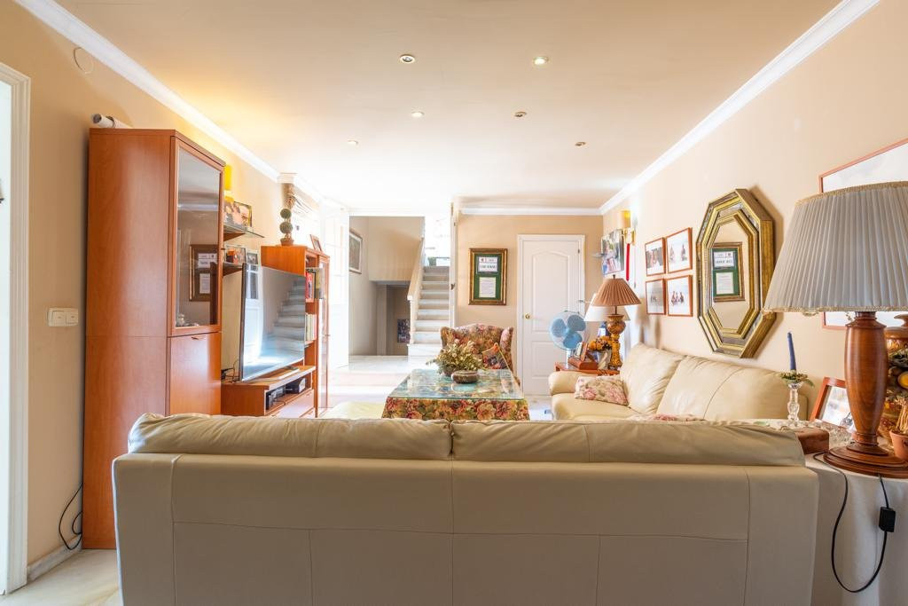 Se vende Villa - Chalet de 4 dormitorios en Málaga Ciudad, Málaga, España