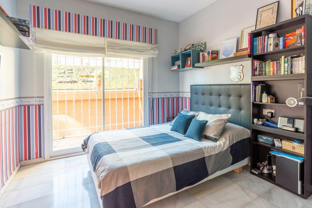 Se vende Villa - Chalet de 4 dormitorios en Málaga Ciudad, Málaga, España