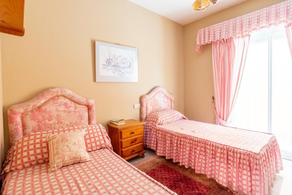 Se vende Villa - Chalet de 4 dormitorios en Málaga Ciudad, Málaga, España