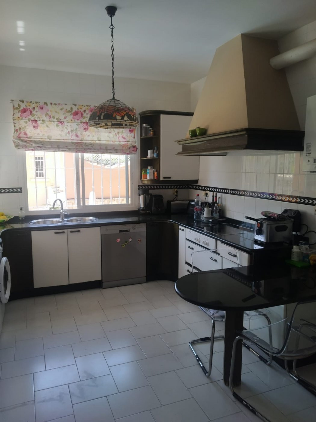 Se vende Villa - Chalet de 4 dormitorios en Málaga Ciudad, Málaga, España