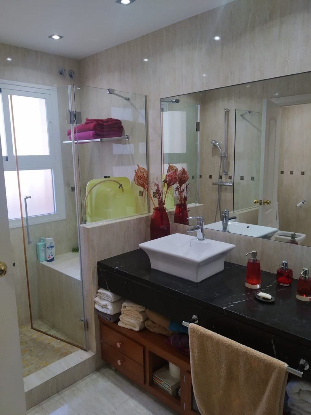 Se vende Villa - Chalet de 4 dormitorios en Málaga Ciudad, Málaga, España