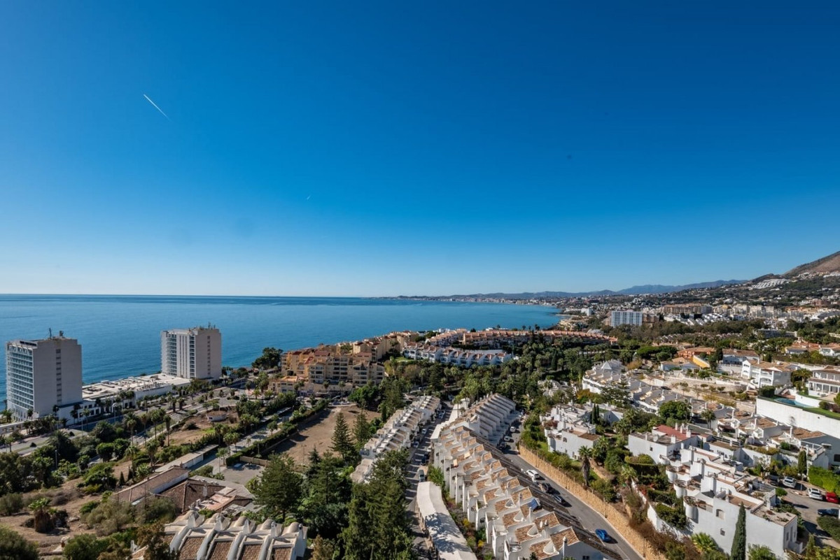 3 Bed Apartment for sale in Benalmadena Costa Del Sol, Málaga, Spain