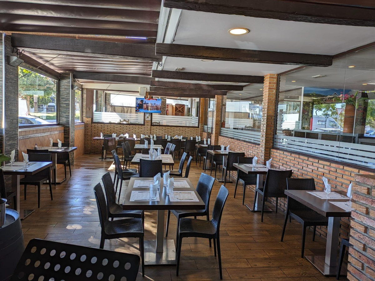 Commercial unit for sale in El Pinillo Costa Del Sol, Málaga, Spain