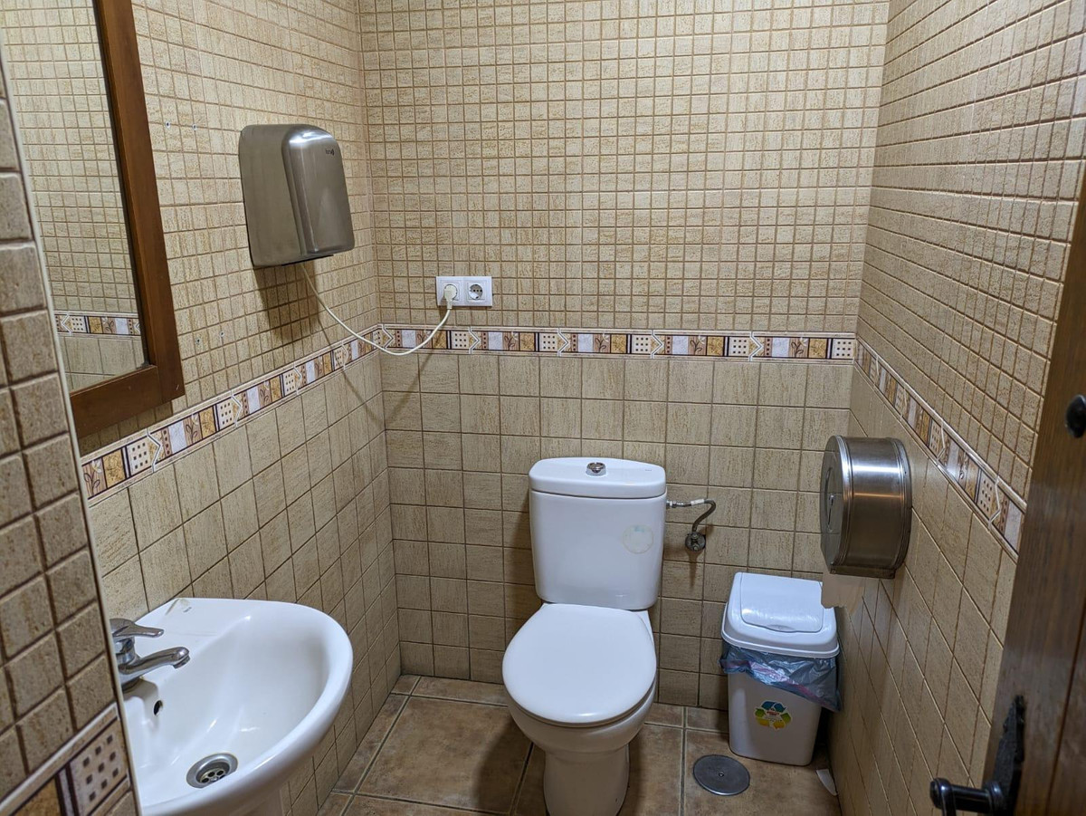 Se vende Local comercial  en Costa Del Sol, Málaga, España