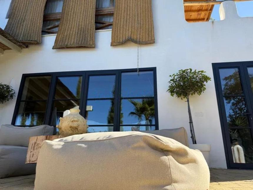 7 Bed Townhouse for sale in Monda Costa Del Sol, Málaga, Spain