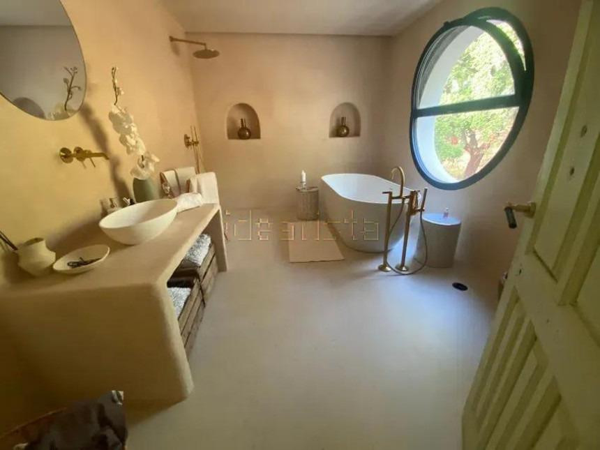7 Bed Townhouse for sale in Monda Costa Del Sol, Málaga, Spain