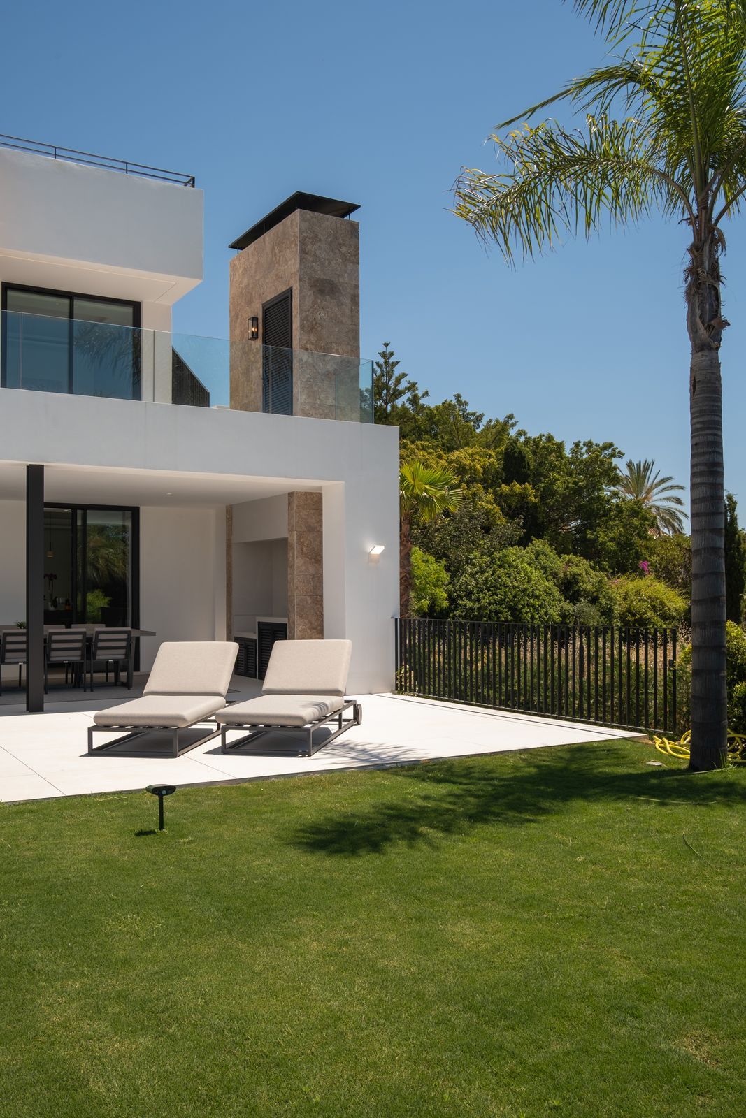 5 Bed Townhouse for sale in Nueva Andalucía Costa Del Sol, Málaga, Spain