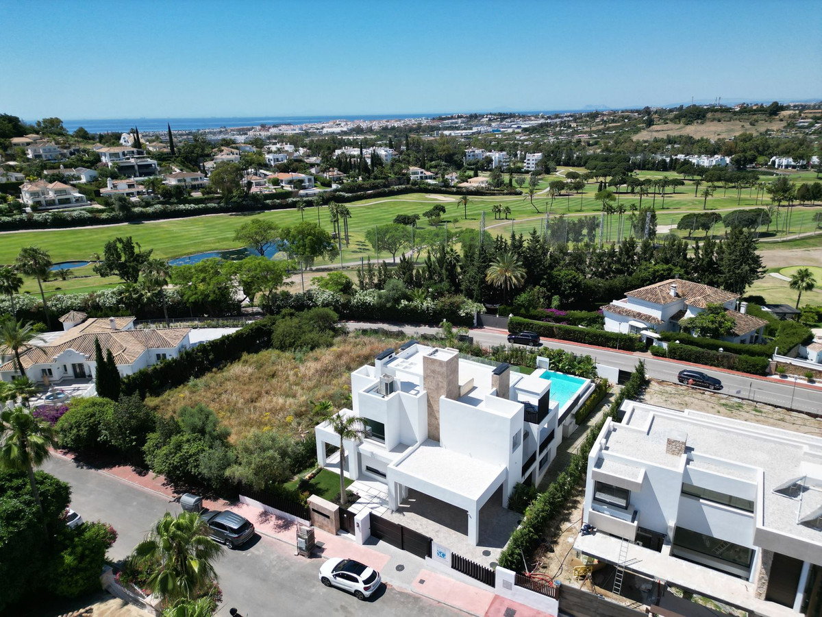 5 Bed Townhouse for sale in Nueva Andalucía Costa Del Sol, Málaga, Spain