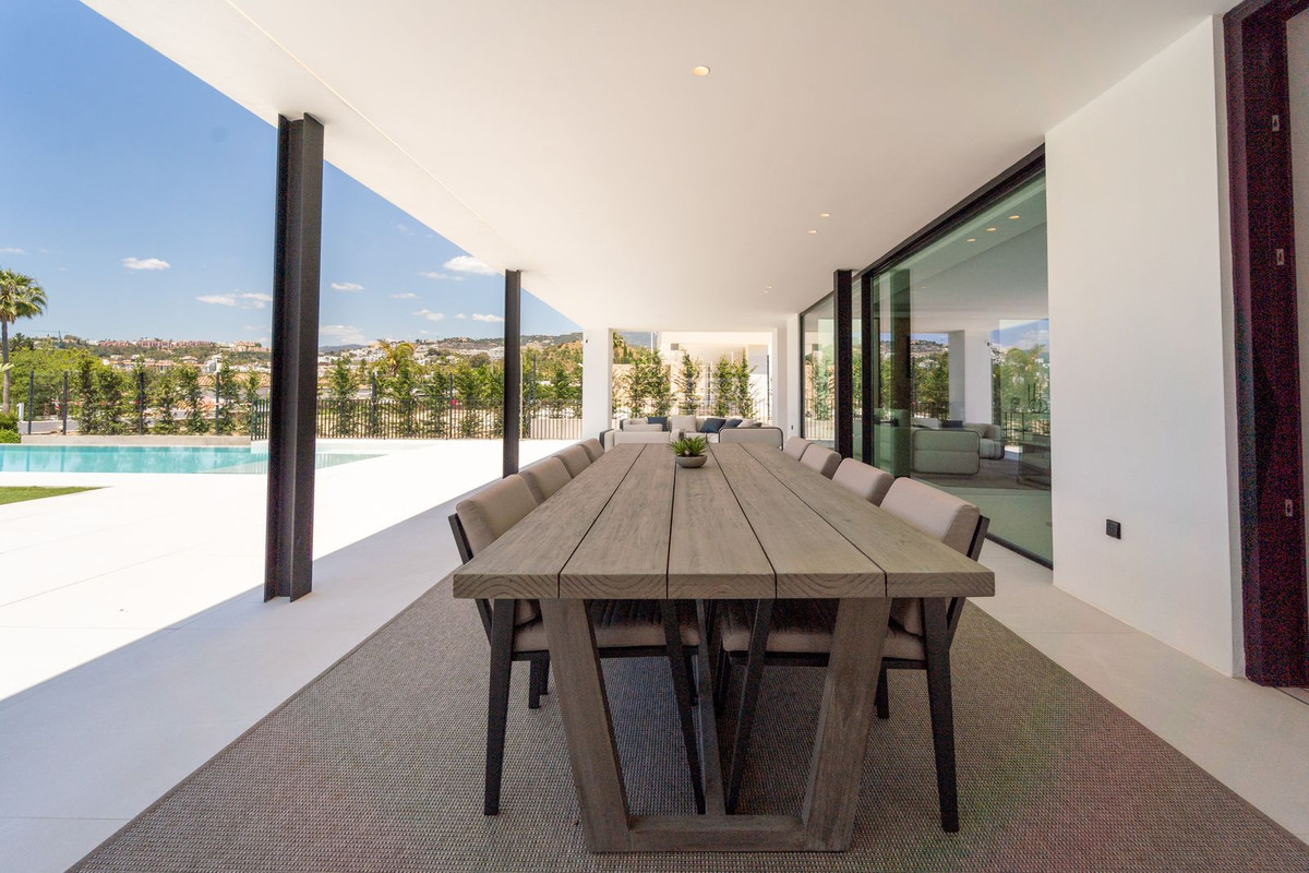 5 Bed Townhouse for sale in Nueva Andalucía Costa Del Sol, Málaga, Spain