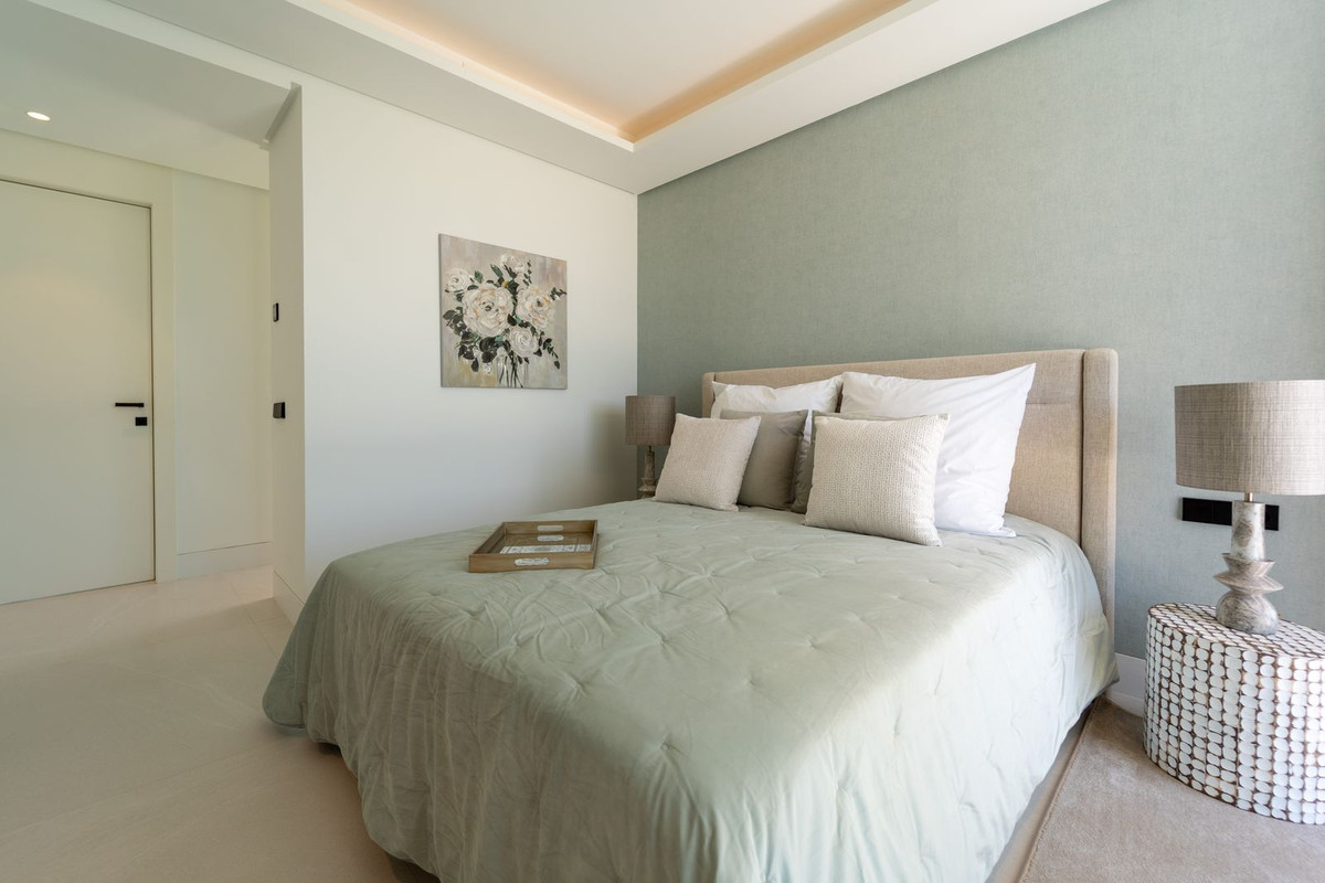 5 Bed Townhouse for sale in Nueva Andalucía Costa Del Sol, Málaga, Spain