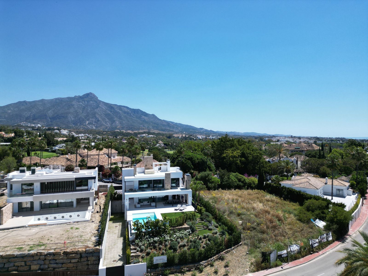 5 Bed Townhouse for sale in Nueva Andalucía Costa Del Sol, Málaga, Spain