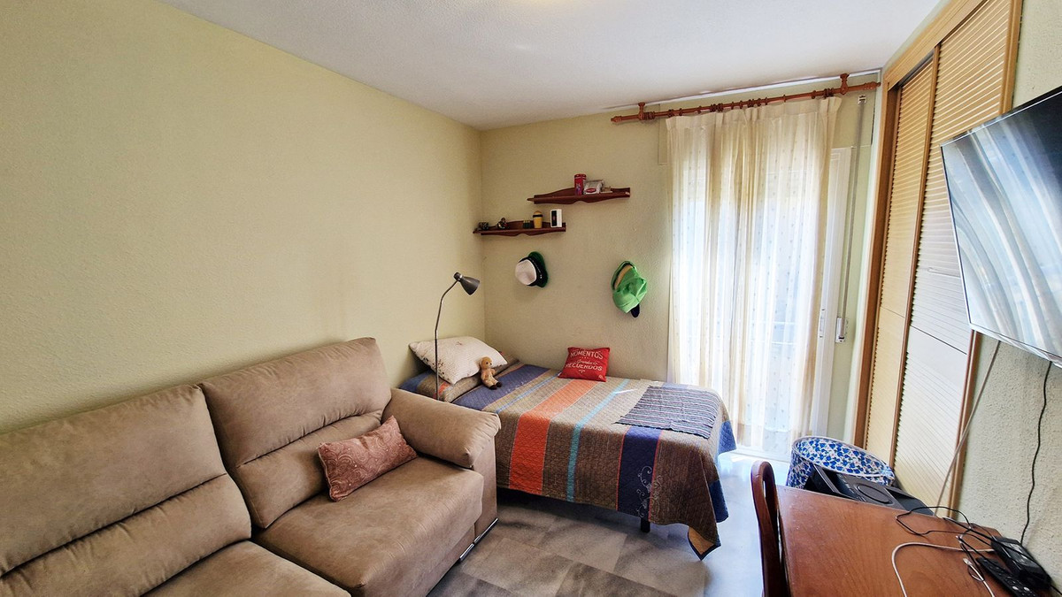 Se vende Apartamento Planta Media de 3 dormitorios en Costa Del Sol, Málaga, España