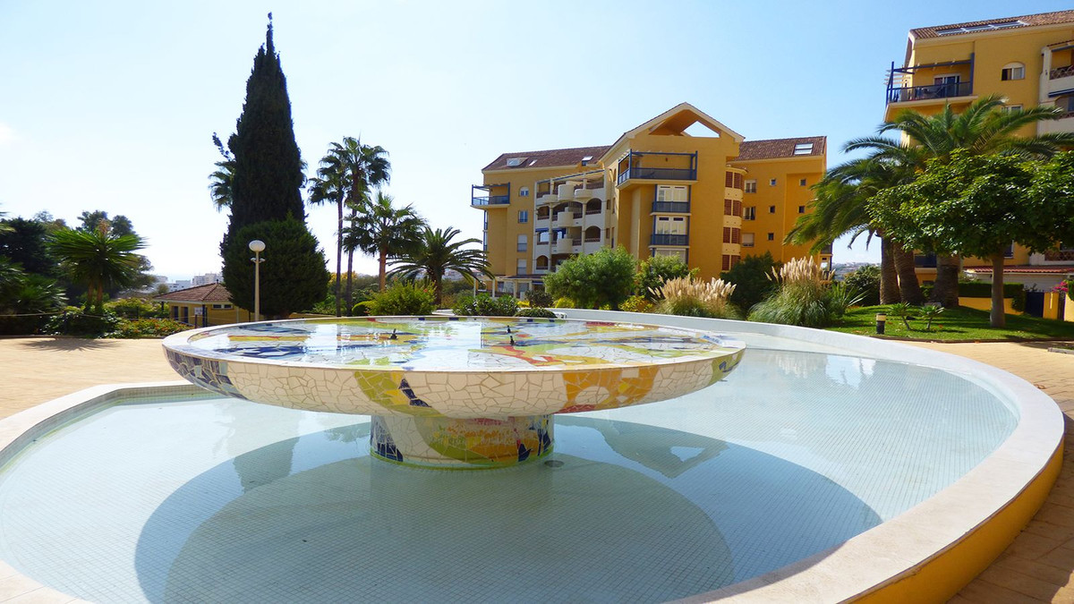Se vende Apartamento Planta Media de 3 dormitorios en Costa Del Sol, Málaga, España
