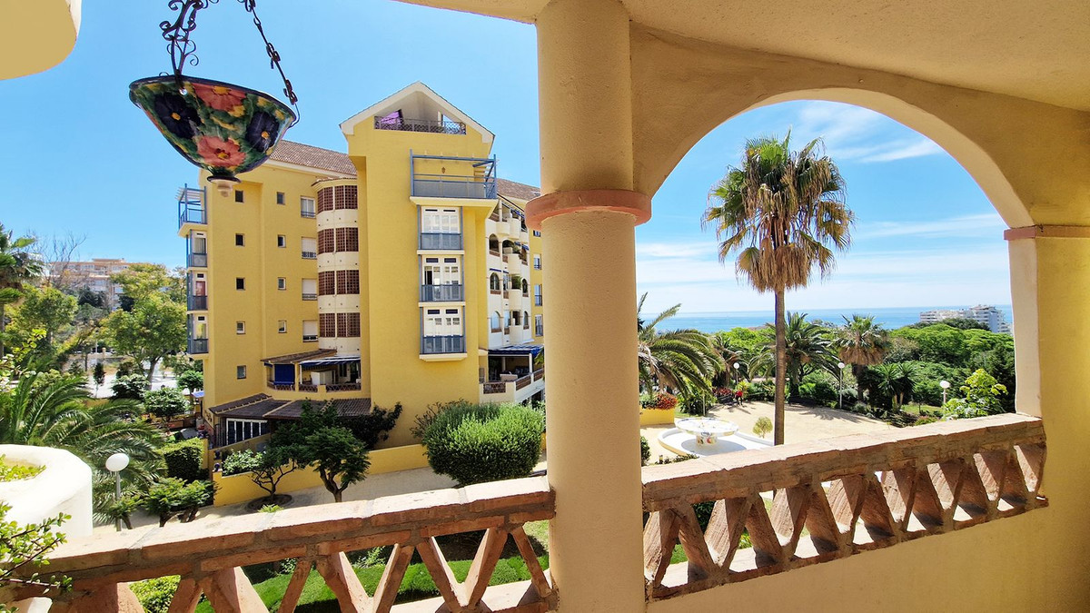 Se vende Apartamento Planta Media de 3 dormitorios en Costa Del Sol, Málaga, España