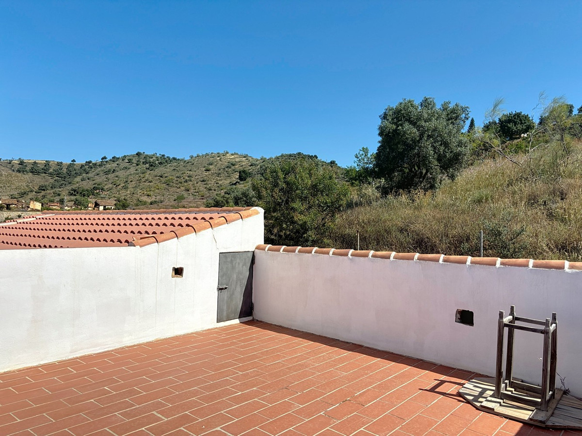 3 Bed Townhouse for sale in Vélezmálaga Costa Del Sol East, Málaga, Spain