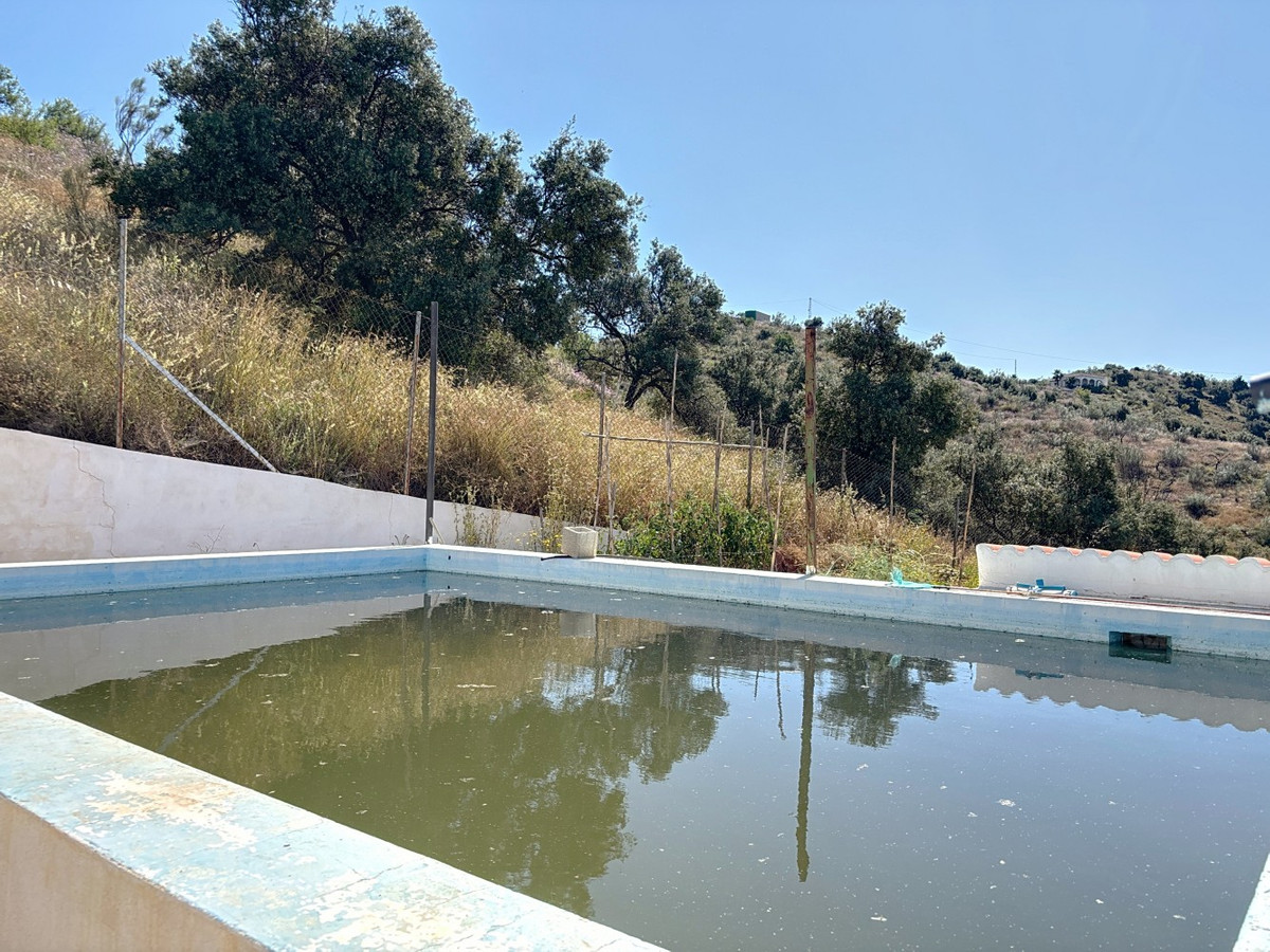 3 Bed Townhouse for sale in Vélezmálaga Costa Del Sol East, Málaga, Spain