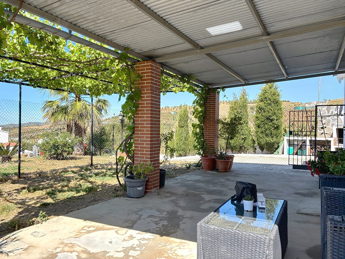 3 Bed Townhouse for sale in Vélezmálaga Costa Del Sol East, Málaga, Spain