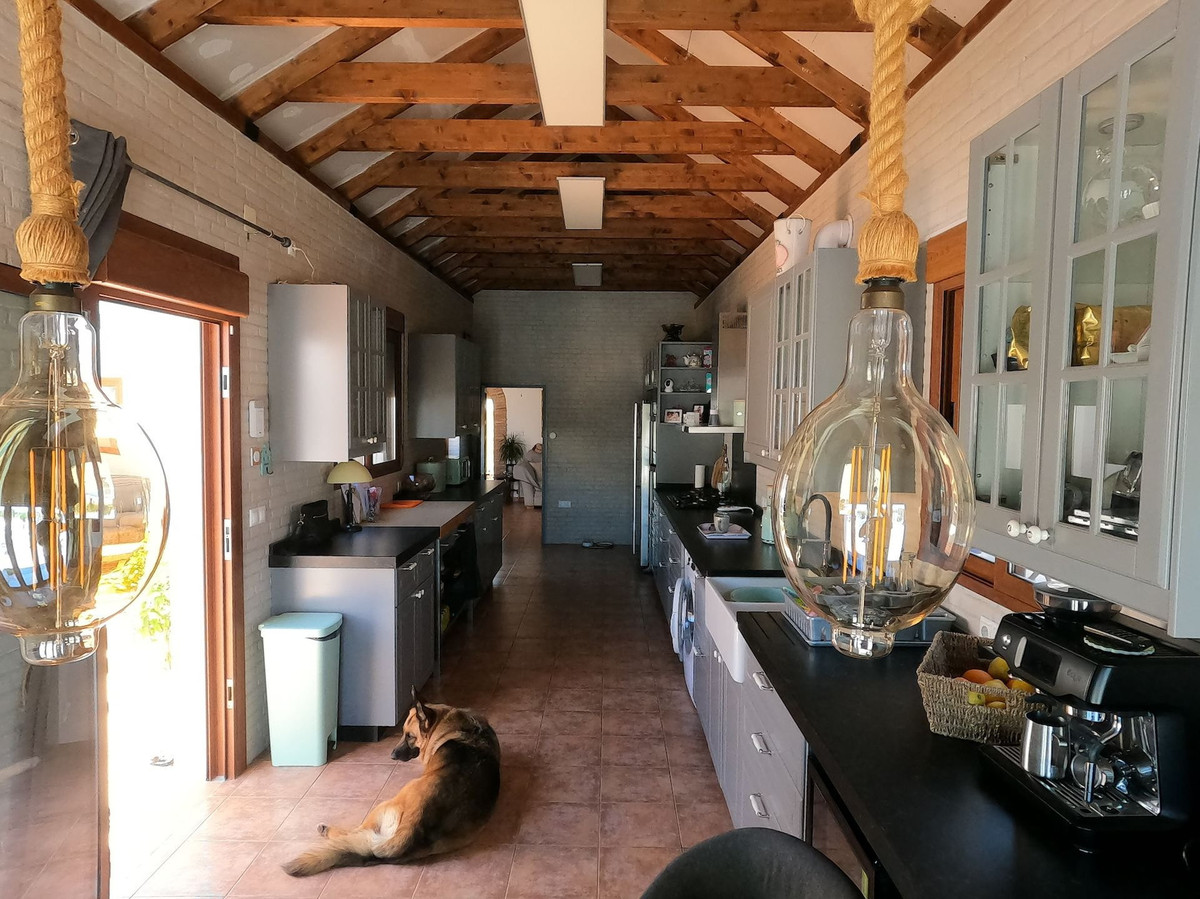5 Bed Townhouse for sale in Jacarilla Costa Blanca, Alicante, Spain