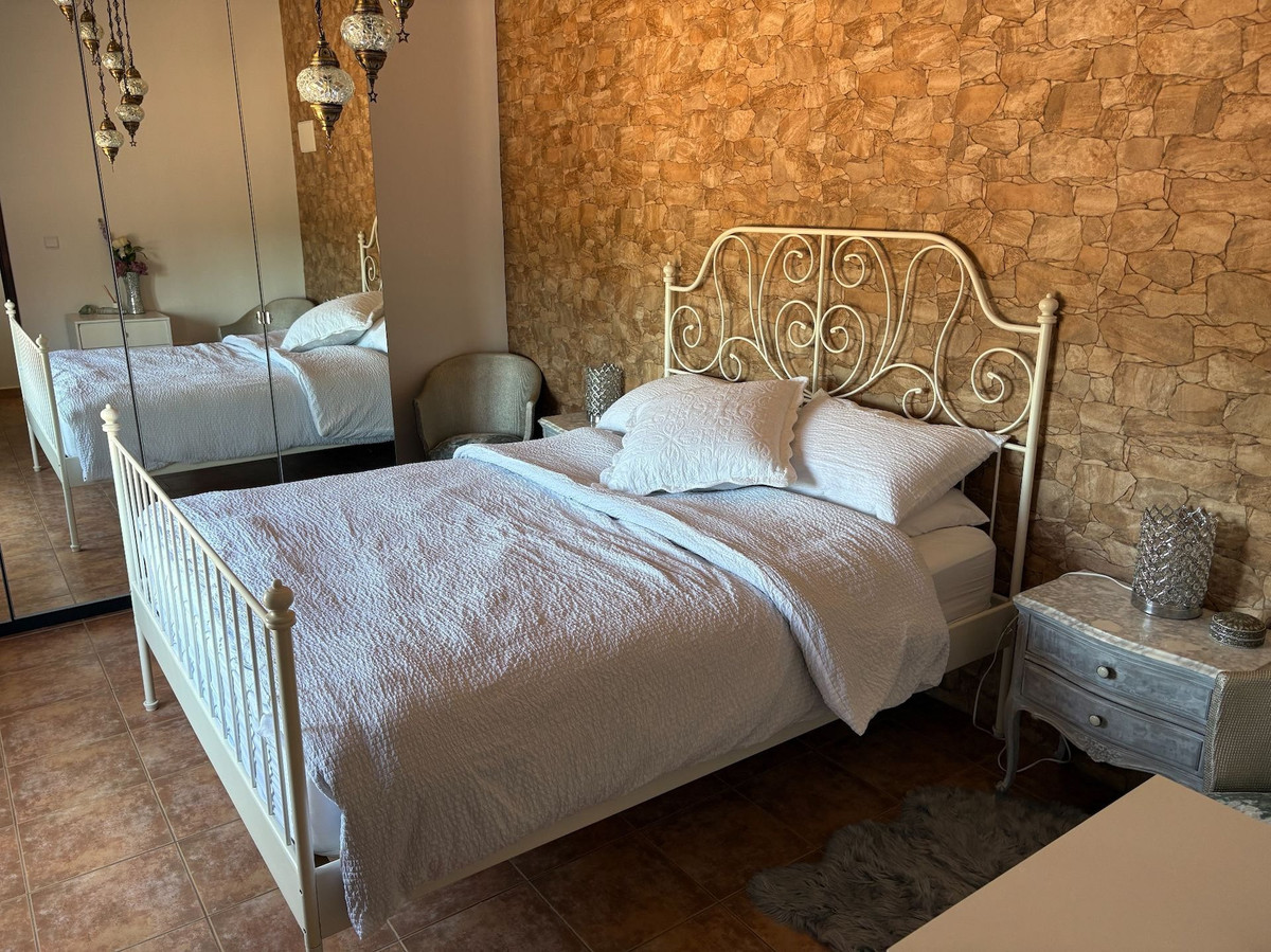 5 Bed Townhouse for sale in Jacarilla Costa Blanca, Alicante, Spain