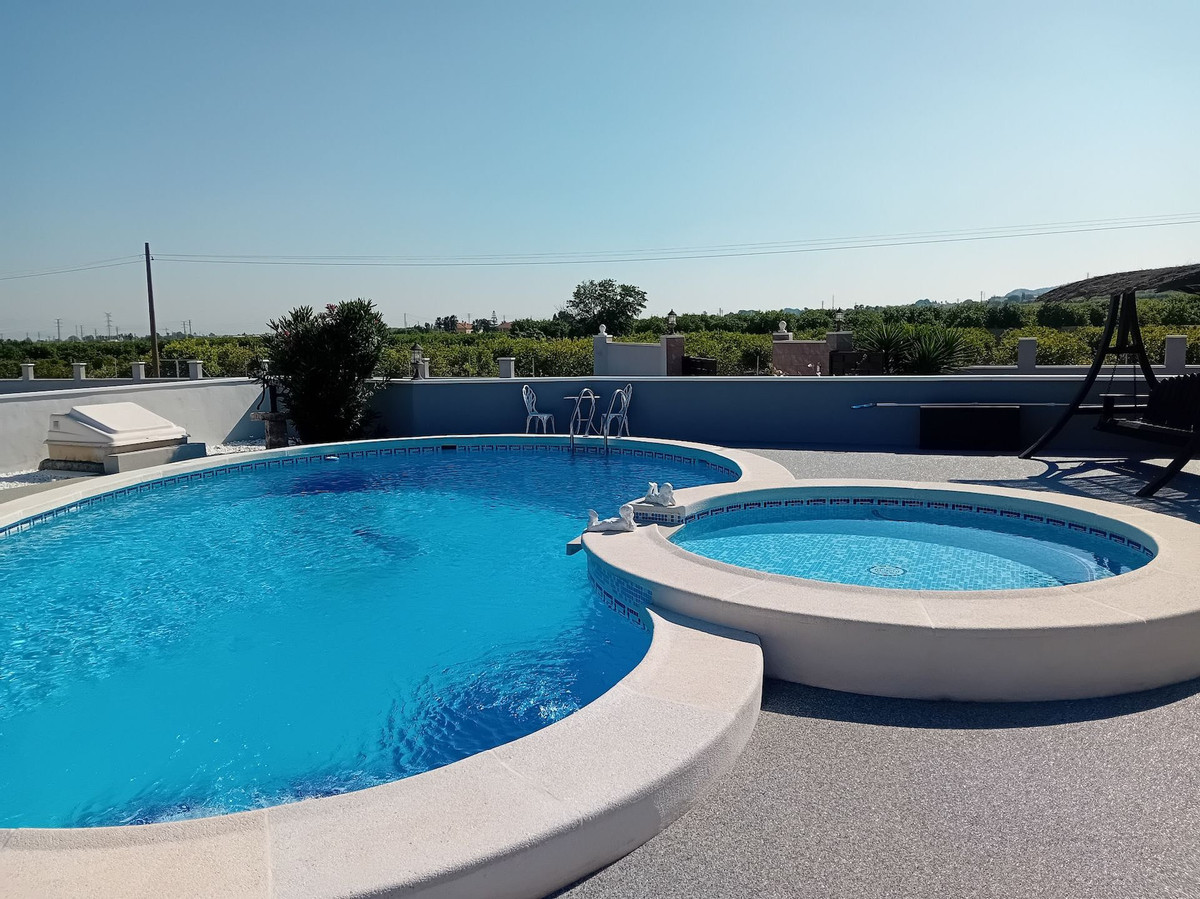5 Bed Townhouse for sale in Jacarilla Costa Blanca, Alicante, Spain