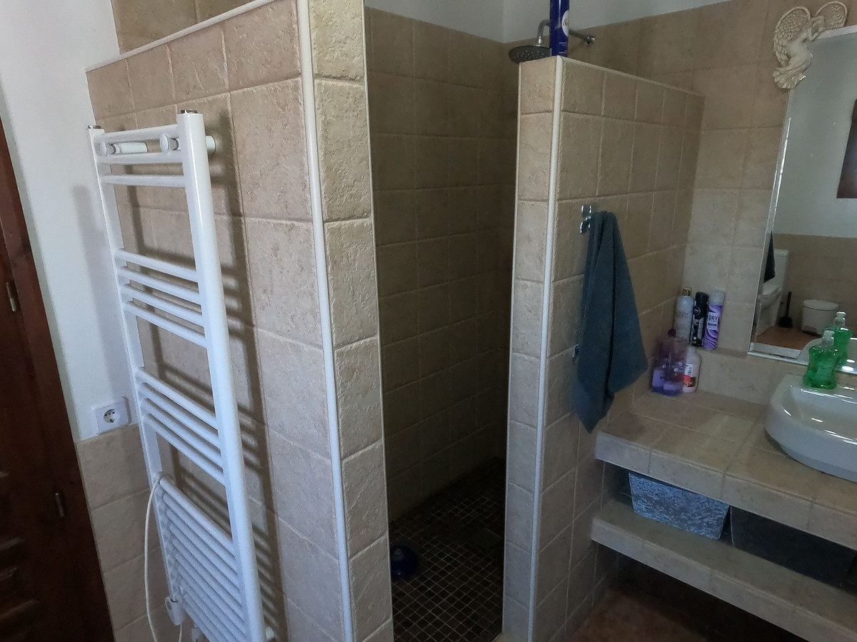 5 Bed Townhouse for sale in Jacarilla Costa Blanca, Alicante, Spain