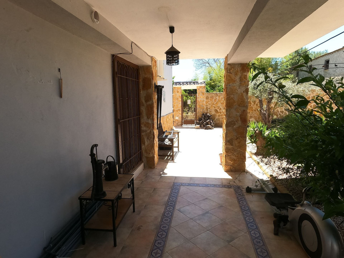 5 Bed Townhouse for sale in Jacarilla Costa Blanca, Alicante, Spain