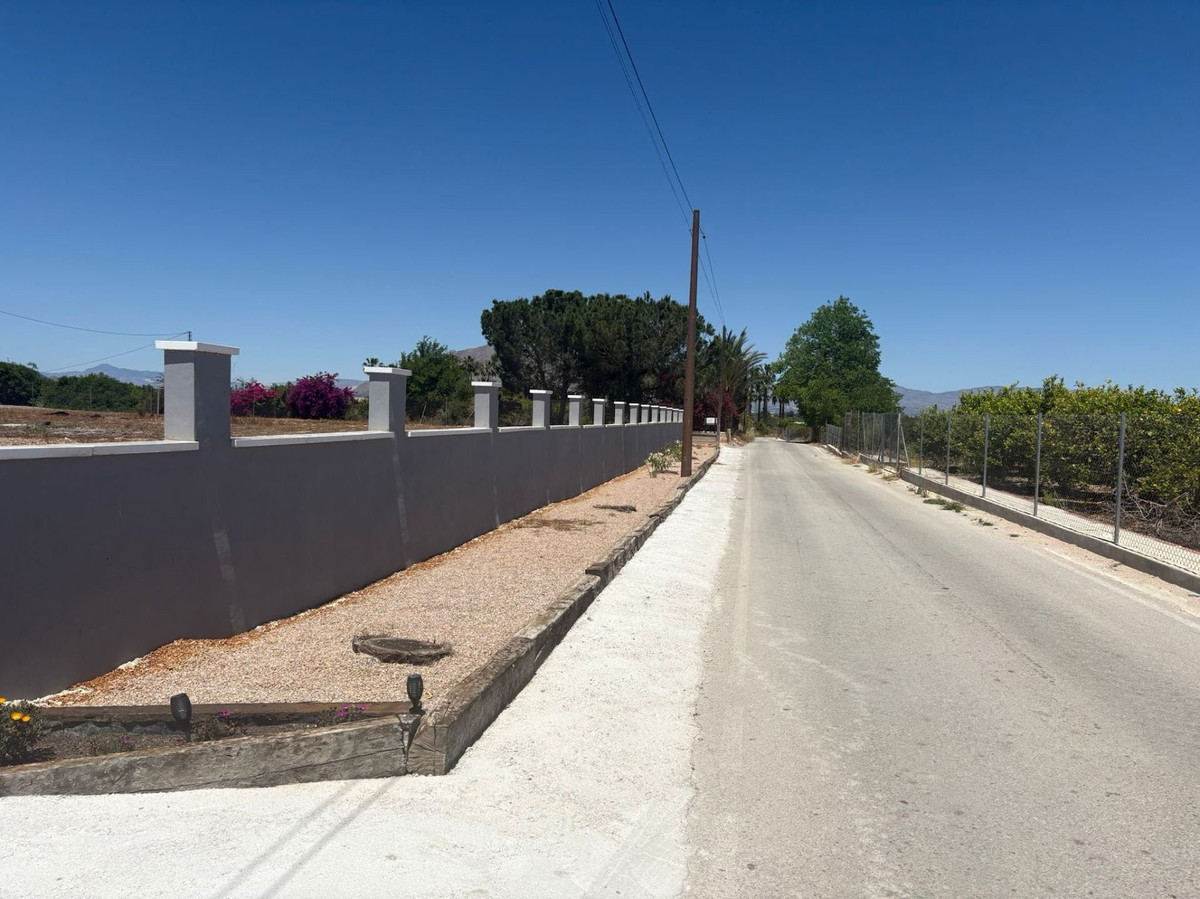 5 Bed Townhouse for sale in Jacarilla Costa Blanca, Alicante, Spain