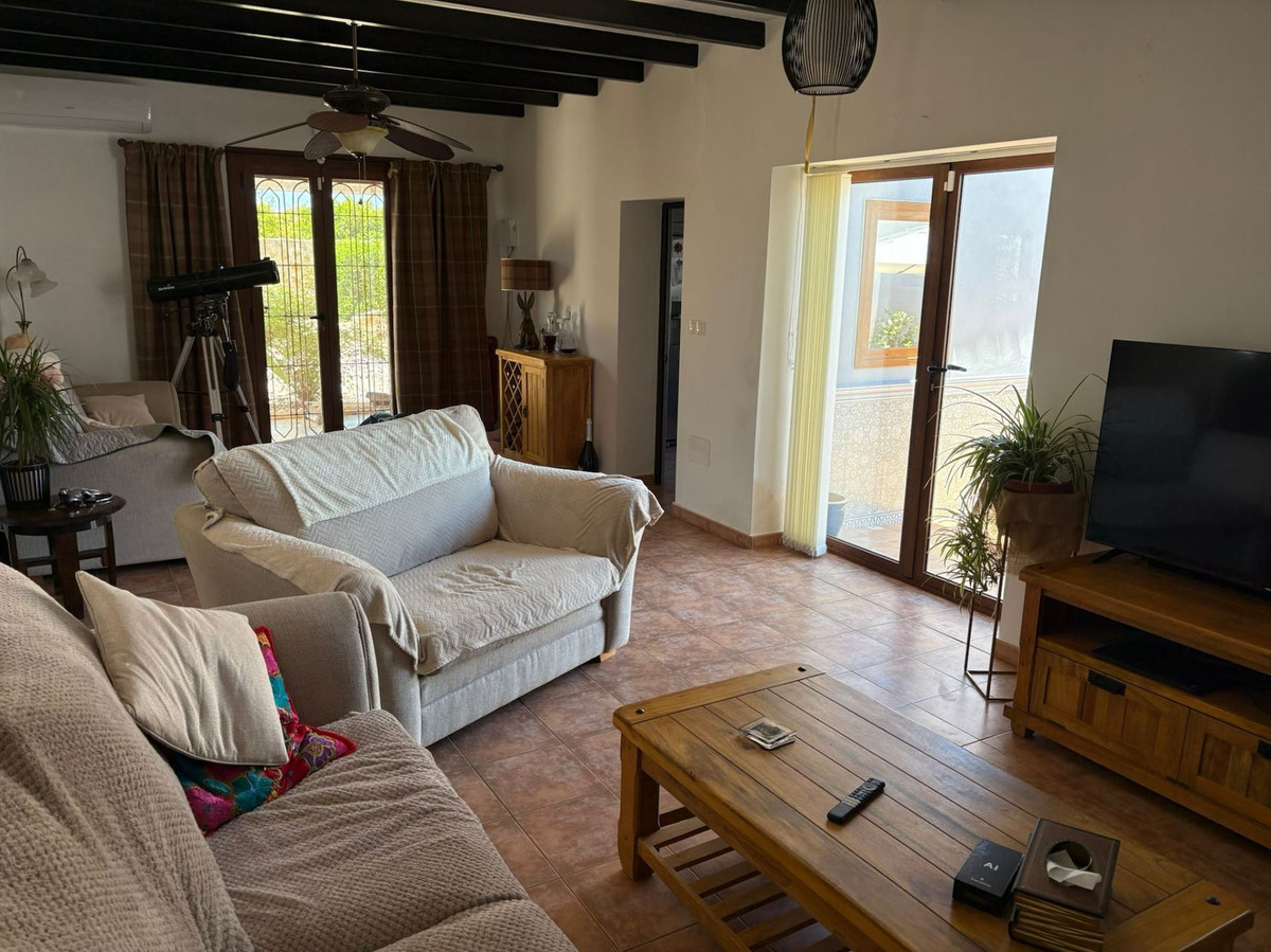 5 Bed Townhouse for sale in Jacarilla Costa Blanca, Alicante, Spain