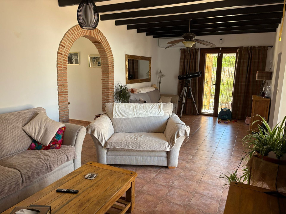 5 Bed Townhouse for sale in Jacarilla Costa Blanca, Alicante, Spain