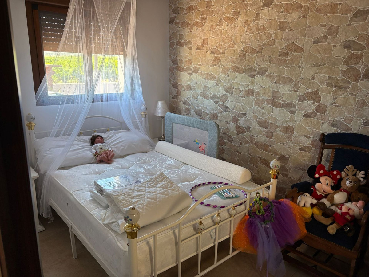 5 Bed Townhouse for sale in Jacarilla Costa Blanca, Alicante, Spain