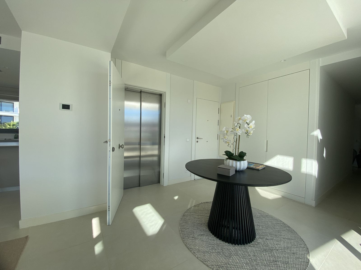 3 Bed Apartment for sale in Fuengirola Costa Del Sol, Málaga, Spain