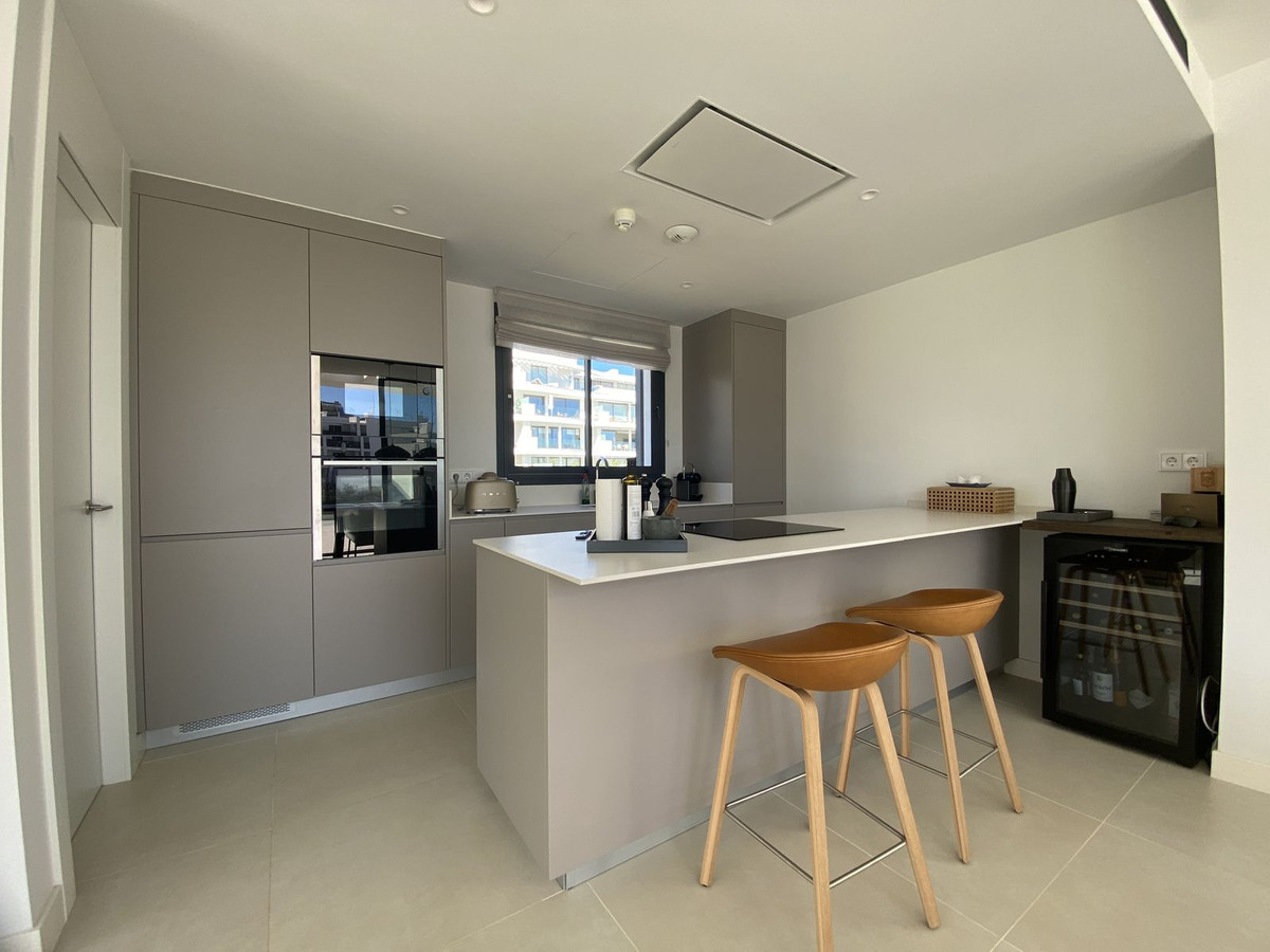 3 Bed Apartment for sale in Fuengirola Costa Del Sol, Málaga, Spain