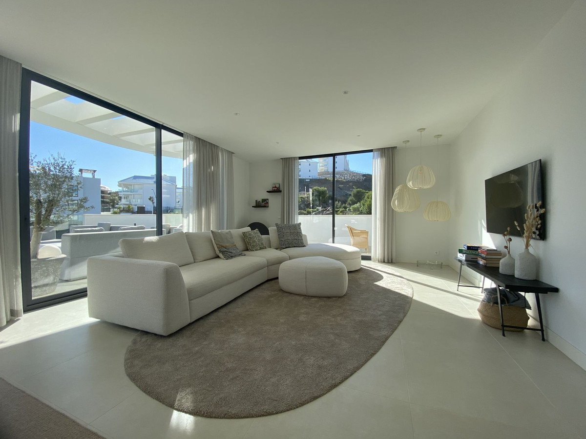 3 Bed Apartment for sale in Fuengirola Costa Del Sol, Málaga, Spain