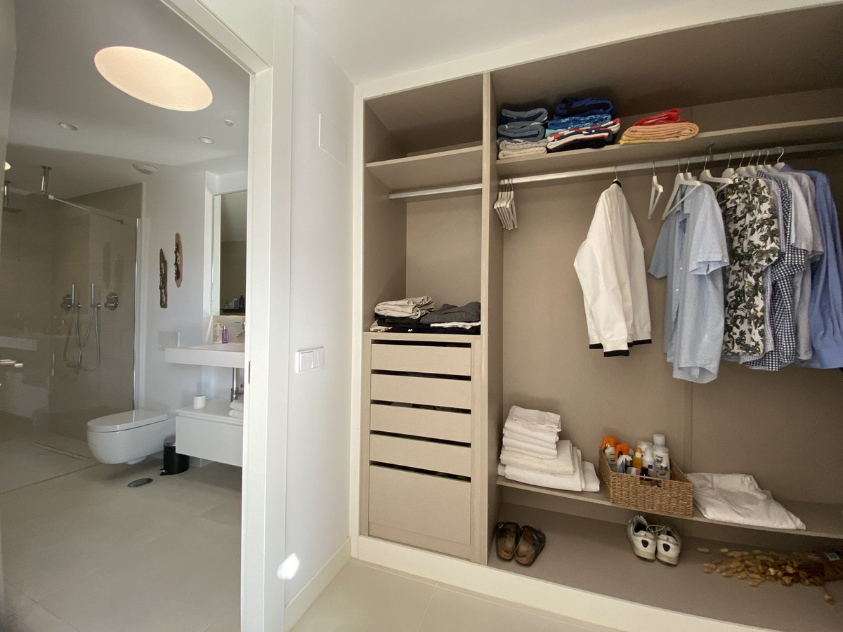 3 Bed Apartment for sale in Fuengirola Costa Del Sol, Málaga, Spain