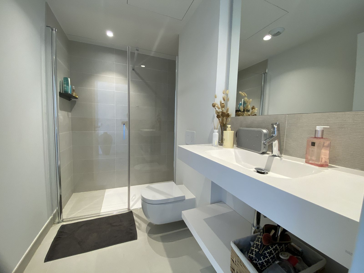 3 Bed Apartment for sale in Fuengirola Costa Del Sol, Málaga, Spain