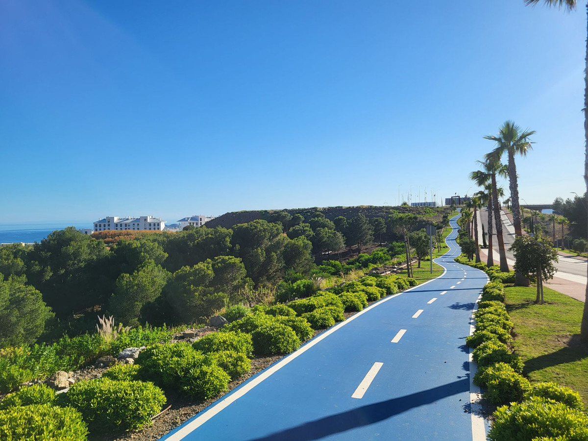 3 Bed Apartment for sale in Fuengirola Costa Del Sol, Málaga, Spain