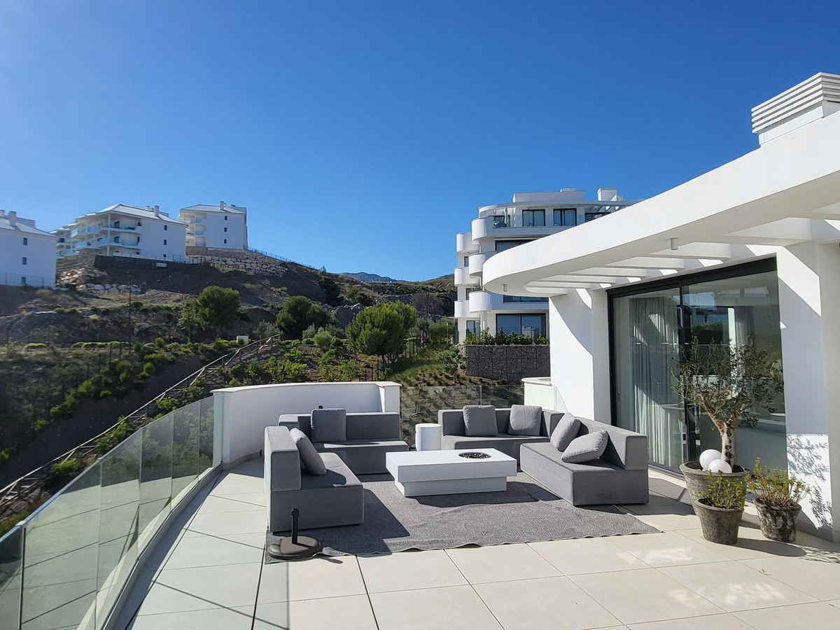3 Bed Apartment for sale in Fuengirola Costa Del Sol, Málaga, Spain