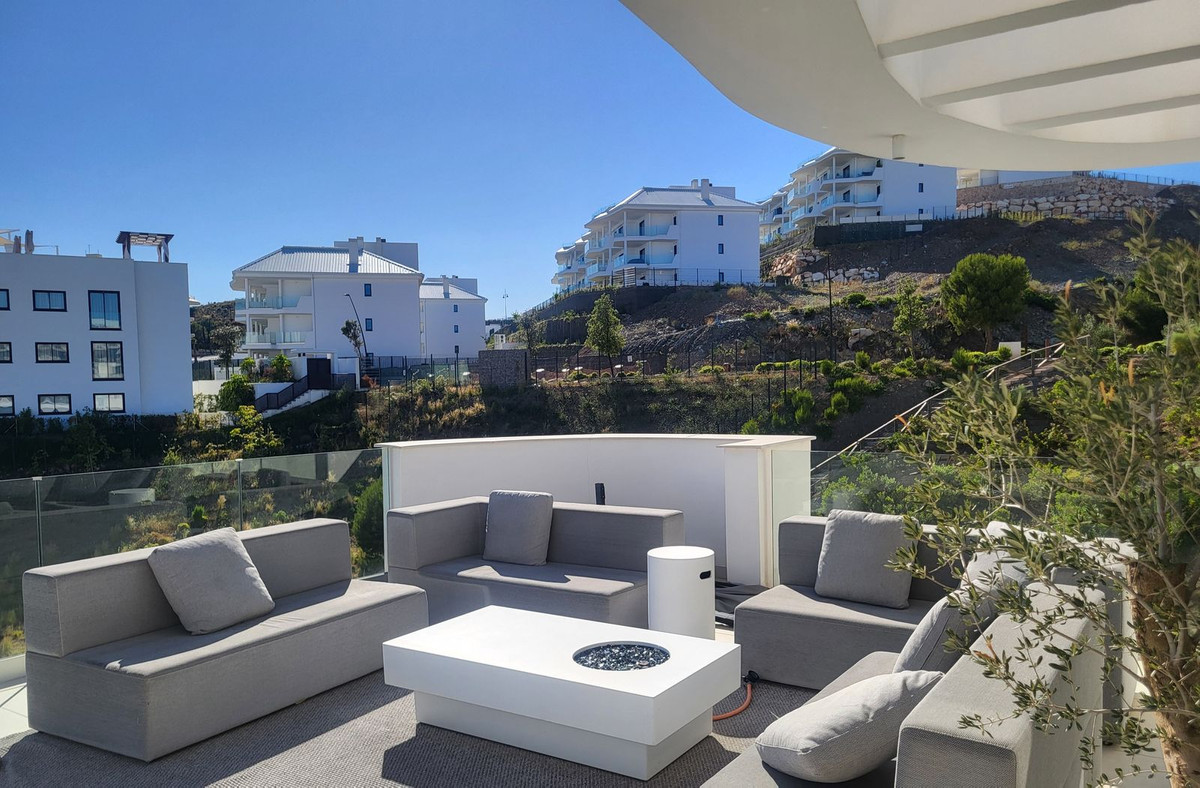 3 Bed Apartment for sale in Fuengirola Costa Del Sol, Málaga, Spain