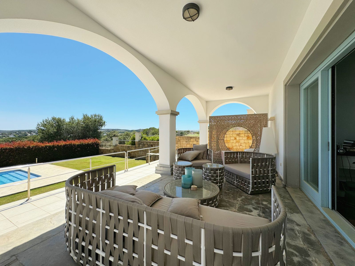 Se vende Villa - Chalet de 5 dormitorios en Costa Del Sol, Cadiz, España