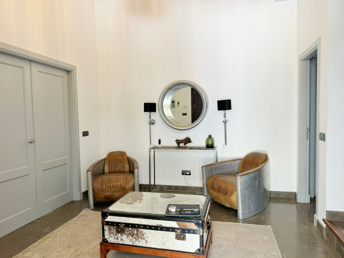 Se vende Villa - Chalet de 5 dormitorios en Costa Del Sol, Cadiz, España