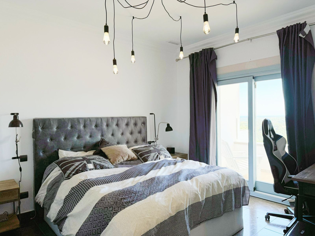 Se vende Villa - Chalet de 5 dormitorios en Costa Del Sol, Cadiz, España