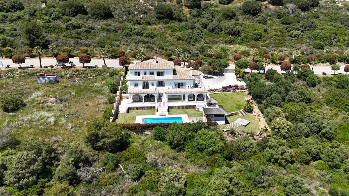 Se vende Villa - Chalet de 5 dormitorios en Costa Del Sol, Cadiz, España