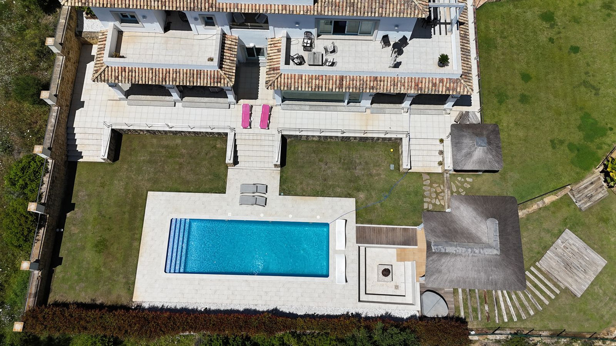 Se vende Villa - Chalet de 5 dormitorios en Costa Del Sol, Cadiz, España