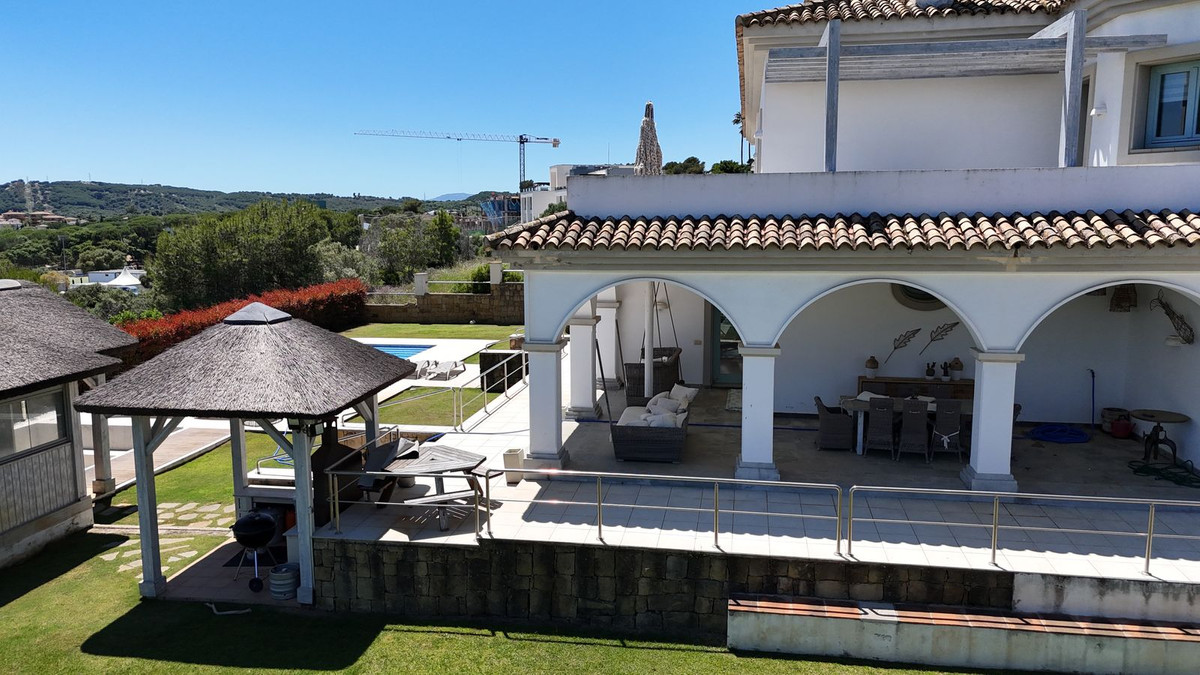 Se vende Villa - Chalet de 5 dormitorios en Costa Del Sol, Cadiz, España