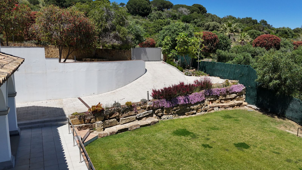 Se vende Villa - Chalet de 5 dormitorios en Costa Del Sol, Cadiz, España
