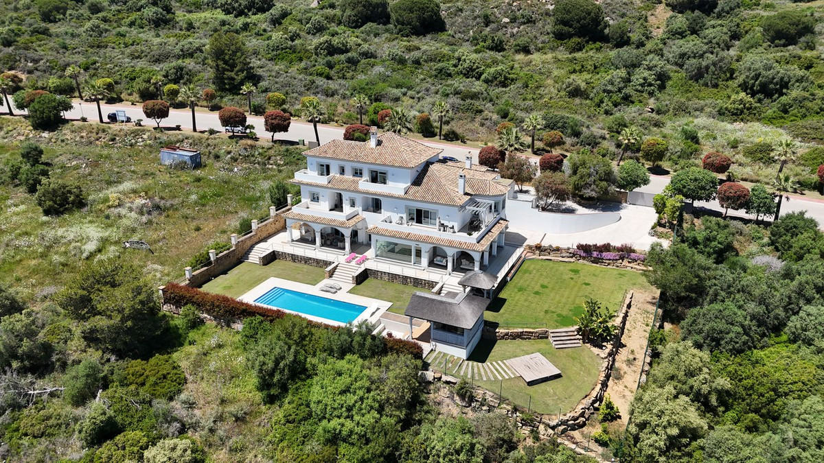 Se vende Villa - Chalet de 5 dormitorios en Costa Del Sol, Cadiz, España